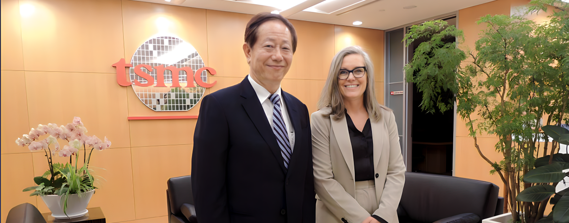 Governor Katie Hobbs meeting with Mark Liu, the chairman of TSMC.